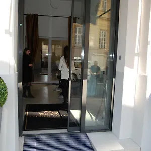 Apollo 3*, Wiedeń Austria